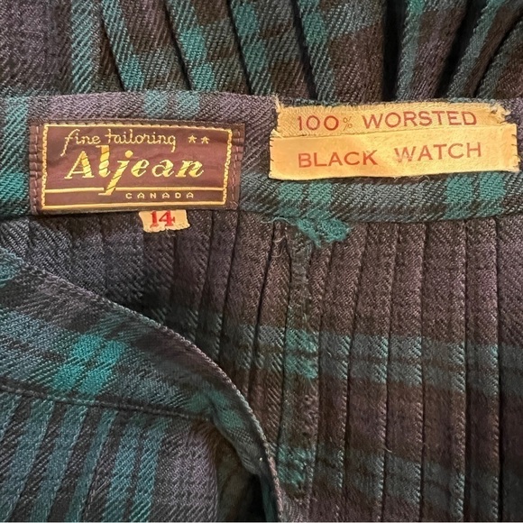 Vintage Black Watch Ladies Kilt 50s Pleated Tartan Skirt Highland  Wear Scottish - Picture 6 of 8